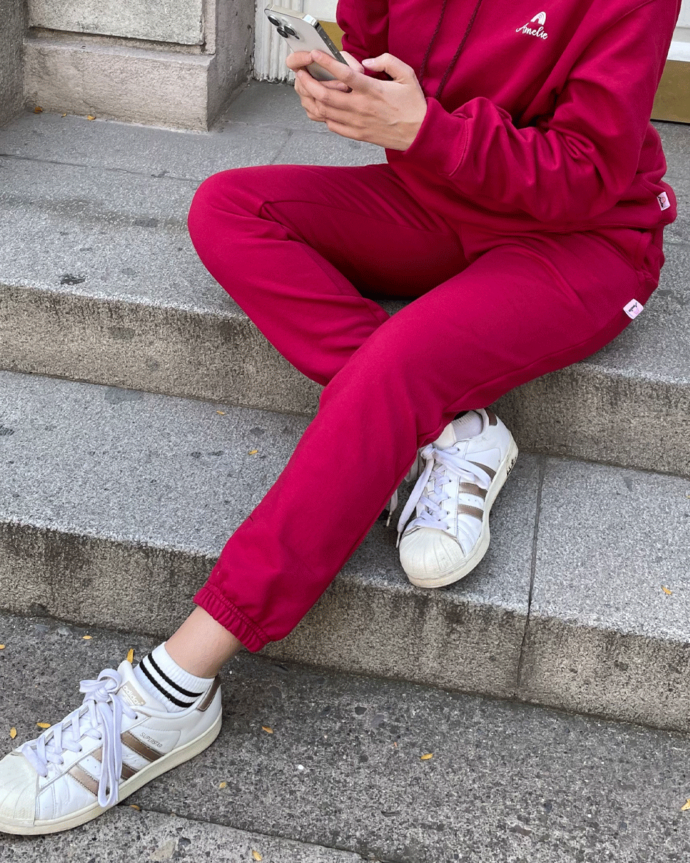 JOGGER TOBILLO ANGOSTO CHERRY